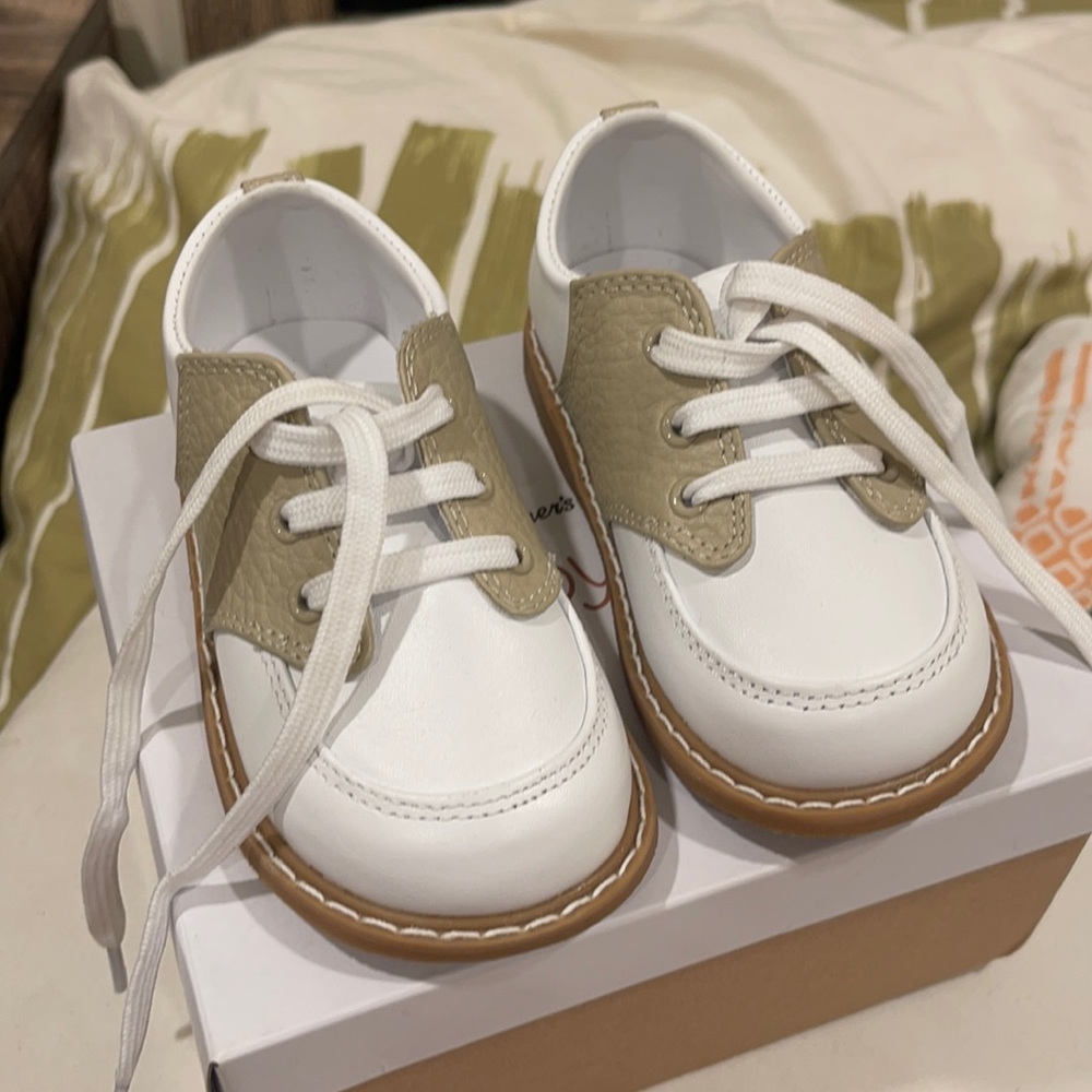 Kids dressy shoes